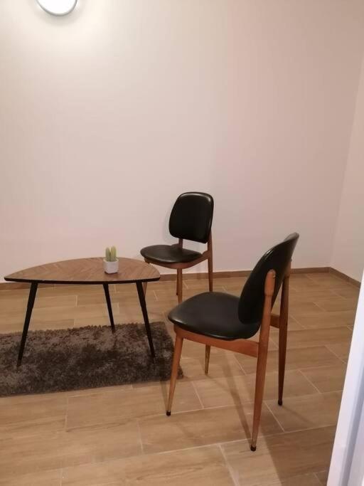 Superbe Logement Lejlighed Drancy Eksteriør billede